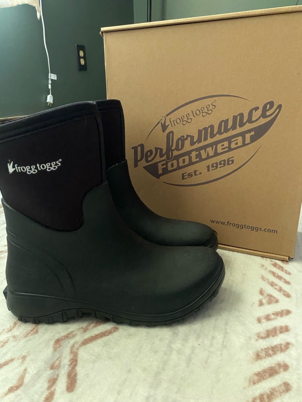 Frogg Toggs Ridge Buster Lite Mid Boot Women’s Size 8 Black Waterproof Muck Rain